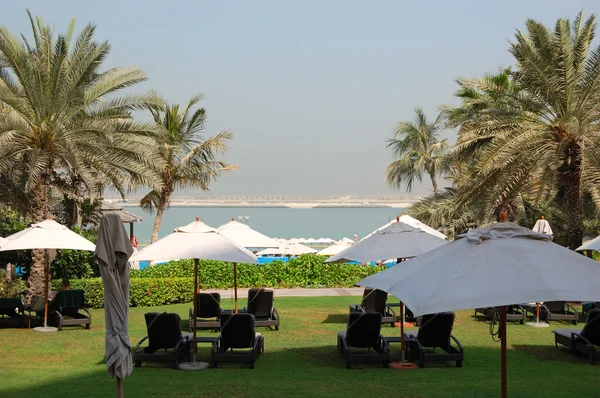 Spiaggia dell'hotel di lusso Dubai, Emirati Arabi Uniti — Foto Stock