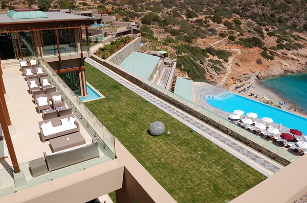 Recreatiegebied van luxe hotel, Kreta, Griekenland — Stockfoto