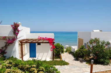 Villalar yakınındaki kumsalda lüks otel, crete, Yunanistan