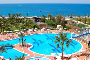 Antalya, Türkiye 'deki lüks otelde yüzme havuzu