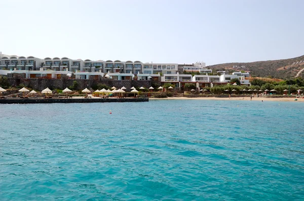 Beach of the modern luxury villas, Crete, Greece — Stock Photo, Image