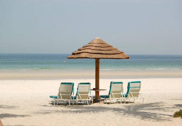 고급 호텔, 아즈만, 아랍 에미리트의 해변 — 스톡 사진