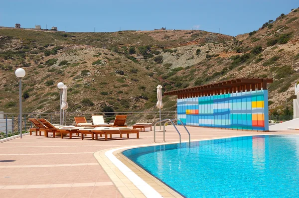 Zwembad van het luxe villa Kreta, Griekenland — Stockfoto