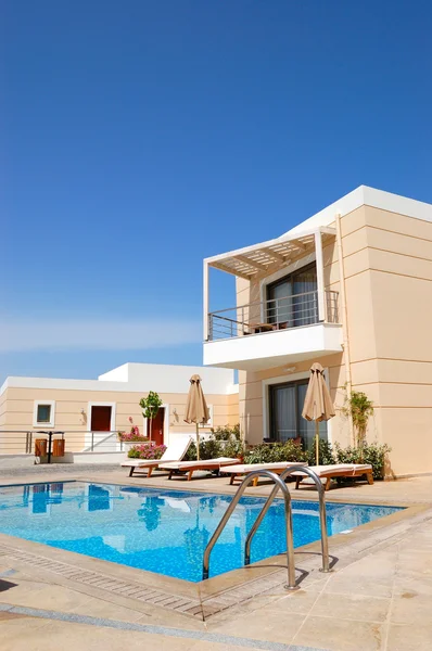 Swimming pool at the luxury villa Crete, Greece — Stock Photo, Image