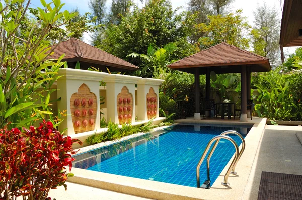 Bazén na luxusní vila, phuket, Thajsko — Stock fotografie