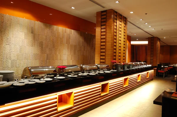 Modern restaurant interior in night illumination, Pattaya, Thail — Stock Photo, Image