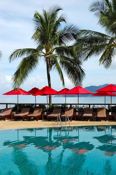 Piscina presso l'hotel di lusso, Phuket, Thailandia — Foto Stock