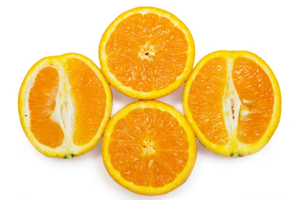 Plastry obranych Orange na białym tle — Zdjęcie stockowe