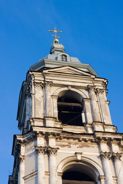 La torre della chiesa — Foto Stock