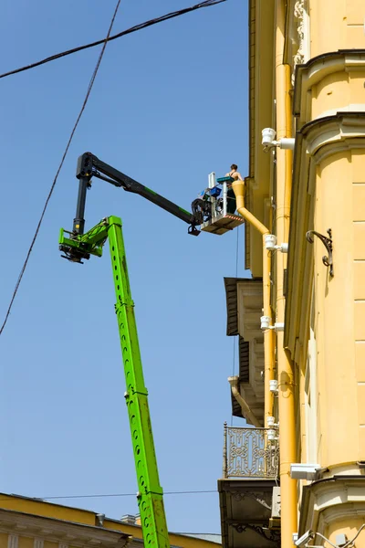 Lavoratore in altezza — Foto Stock