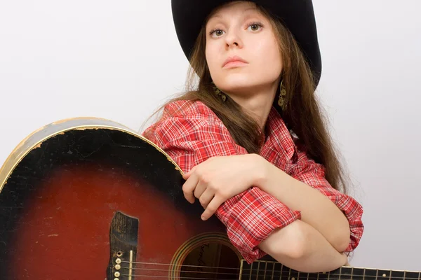 Krásná dívka s staré kytara — Stock fotografie