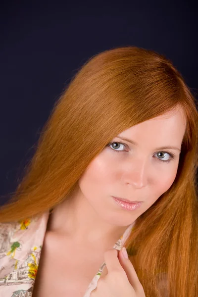 Dívka s rudými vlasy — Stock fotografie