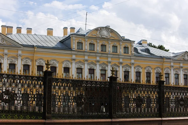 Pałac sheremetevsky — Zdjęcie stockowe