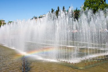 Gökkuşağı çeşme