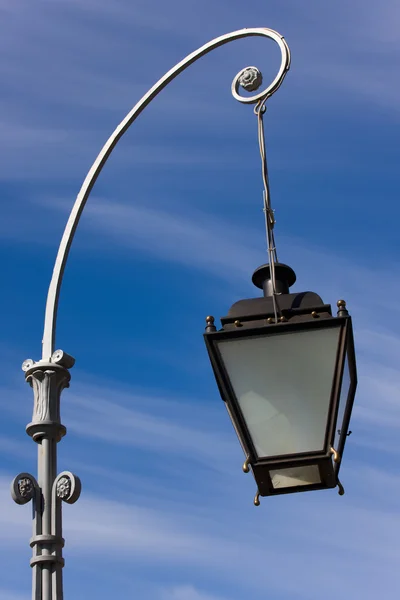 Lantaarn tegen de lucht — Stockfoto