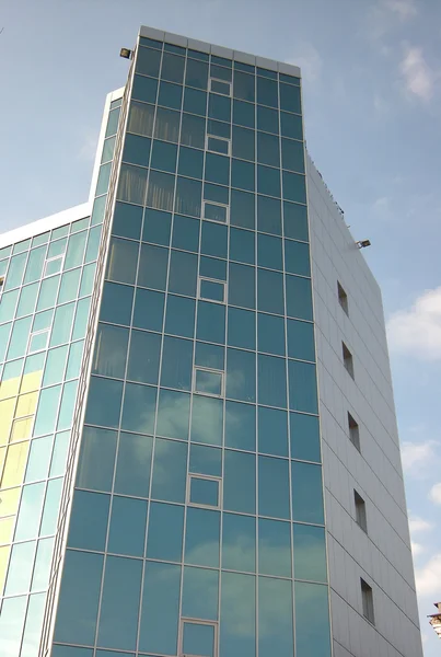 Edifício de vidro moderno — Fotografia de Stock