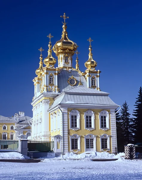 Iglesia en Peterhof Gran Palacio —  Fotos de Stock