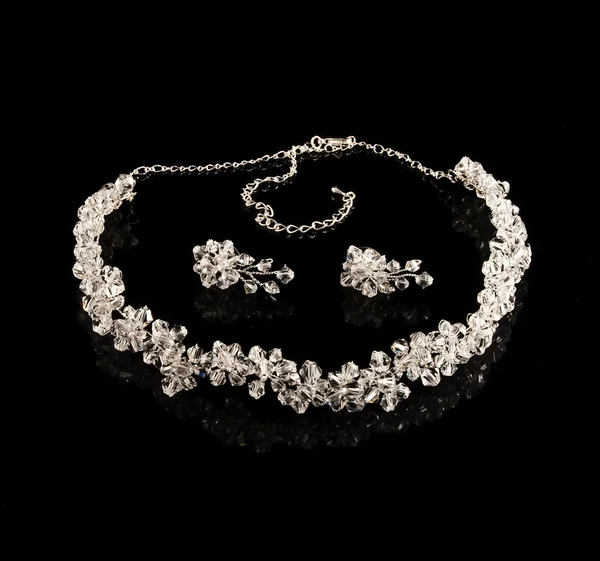 Diamantový náhrdelník a náušnice — Stock fotografie