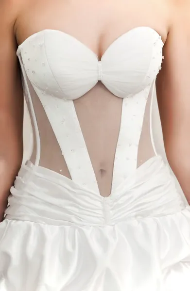 La novia en un hermoso vestido de novia —  Fotos de Stock