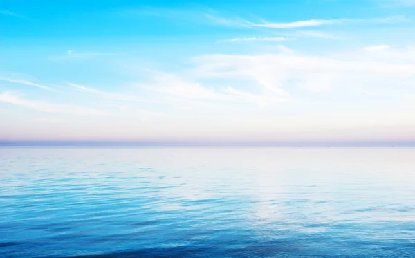 Закат - тихий морской пейзаж — стоковое фото