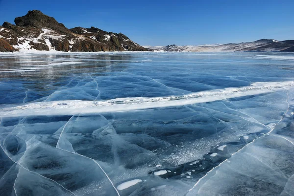 얼어붙은 호수 표면 보기 스톡 이미지