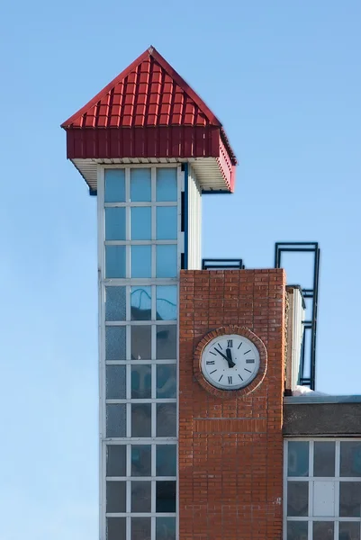 Torre con reloj —  Fotos de Stock