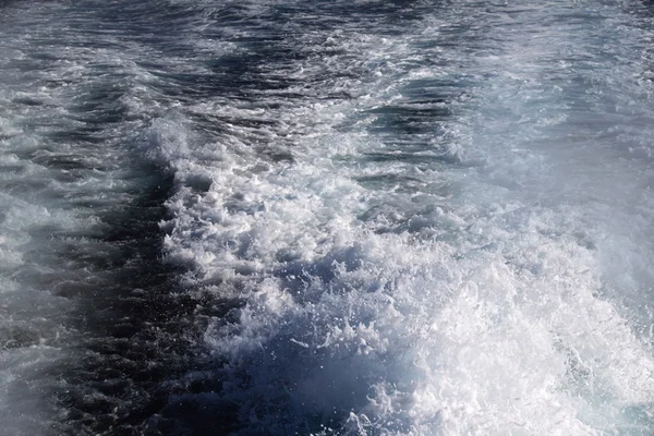 Agua detrás de un barco —  Fotos de Stock