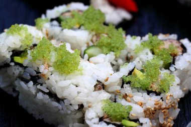 suşi california roll