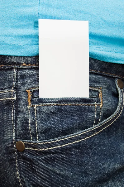 Blanco visitekaartje in jeans zak — Stockfoto