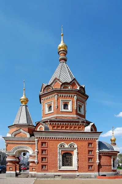 Oude kapel in de stad van yaroslavl — Stockfoto