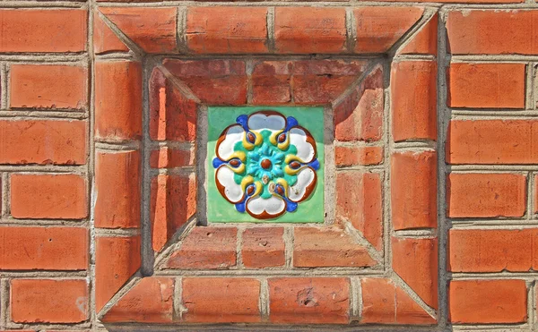 Fragment of ornament of facade of old chapel — Stock Photo, Image