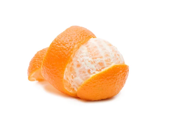 Foto de uma tangerina fresca em branco — Fotografia de Stock
