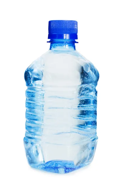 Μπουκάλια νερό απομονωμένη στο λευκό — Φωτογραφία Αρχείου