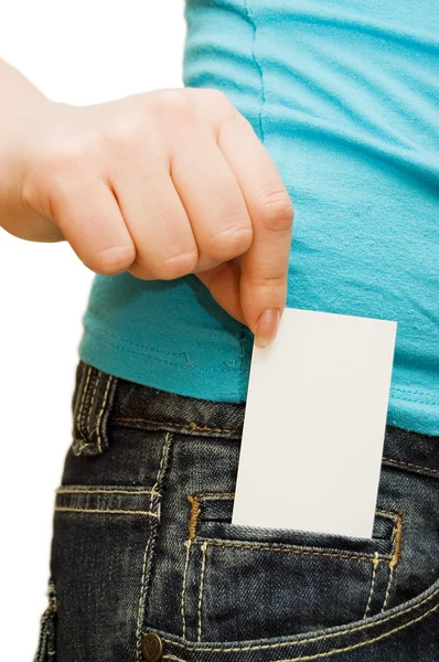 Menina em jeans detém um cartão de crédito — Fotografia de Stock
