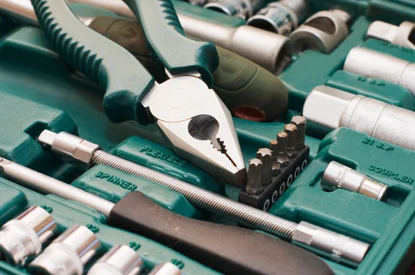 Kit de ferramentas de várias ferramentas na caixa — Fotografia de Stock