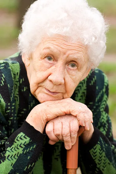 Портрет старої жінки — стокове фото