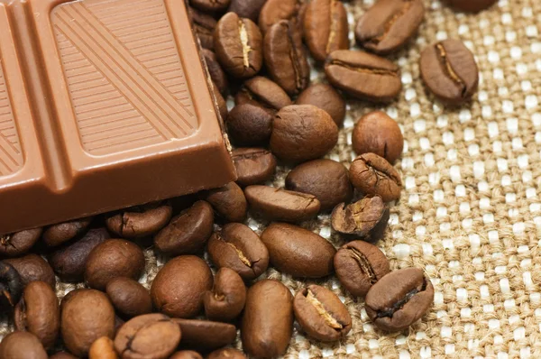 Кофе в сочетании с шоколадом — стоковое фото