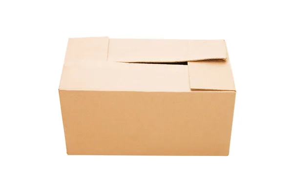 La caja de cartón cerrada aislada —  Fotos de Stock