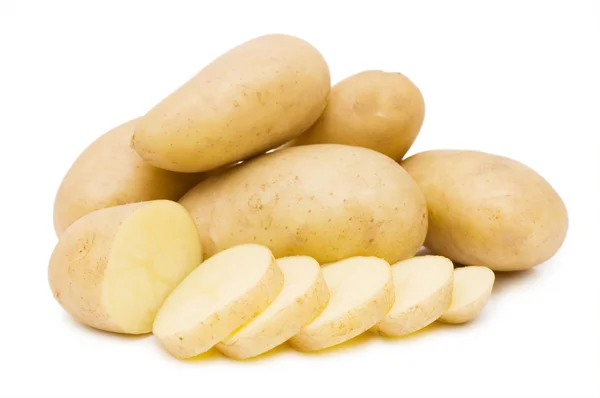 白で隔離される新鮮なジャガイモ — ストック写真