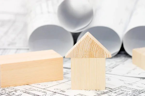 プロジェクトの木造の家のモデル — ストック写真