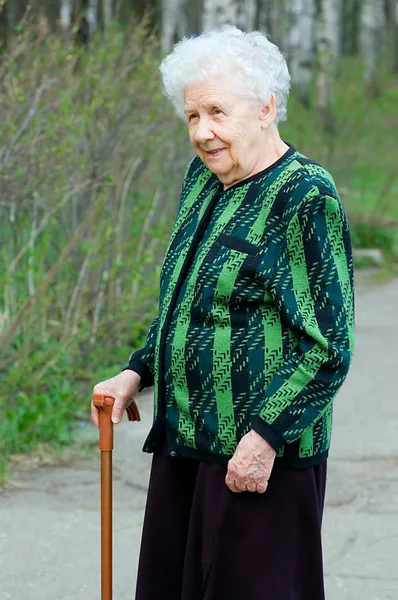 Portret van de oude vrouw — Stockfoto