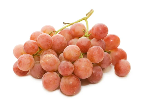 Uvas frescas vermelhas isoladas em branco — Fotografia de Stock