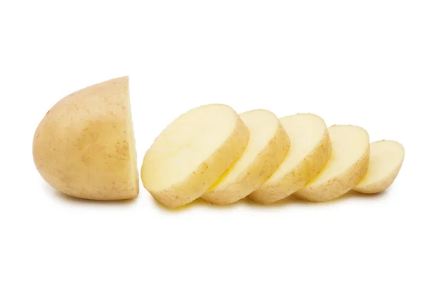 Beyaz arka planda izole edilmiş taze patates — Stok fotoğraf