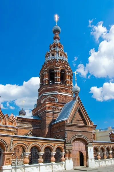 Utsikt over den gamle kirken i Jaroslavl, Russland – stockfoto