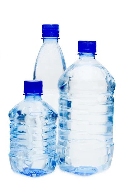 Su şişeleri beyaz zemin üzerine izole — Stok fotoğraf
