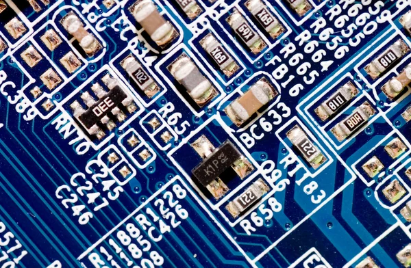 青でコンピューター回路基板のクローズ アップ — ストック写真