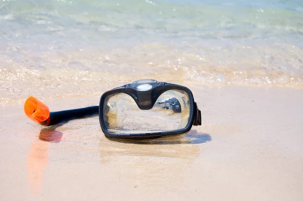 Maschera per una nuotata sulla costa — Foto Stock