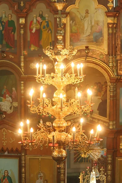Церковная люстра — стоковое фото