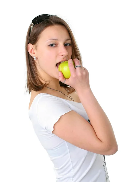 Den vackra flickan med äpple — Stockfoto