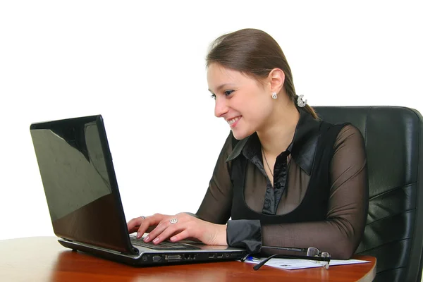 La femme d'affaires avec l'ordinateur portable — Photo